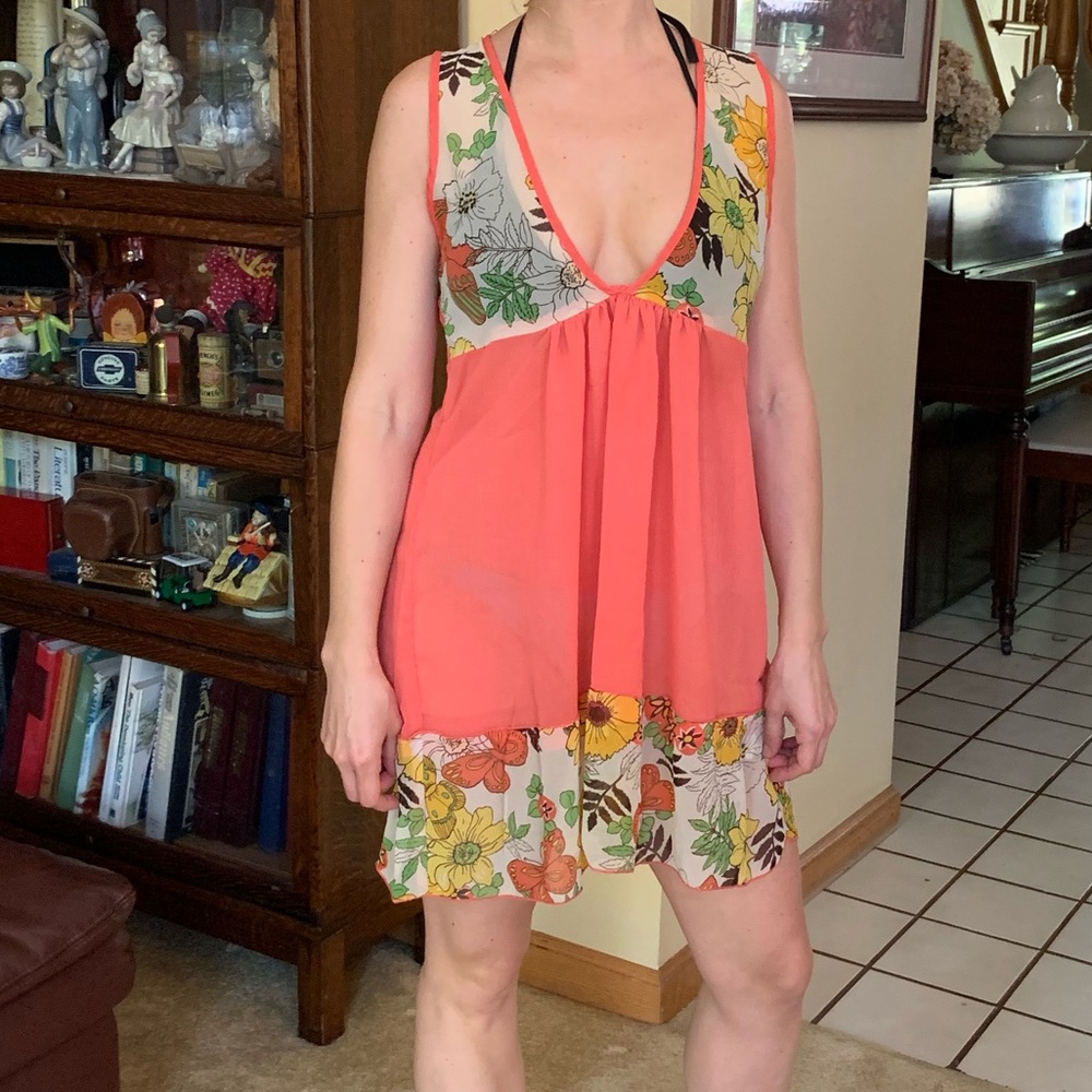 Semi-sheer Kimchi Blue bathing suit cover-up, sz S